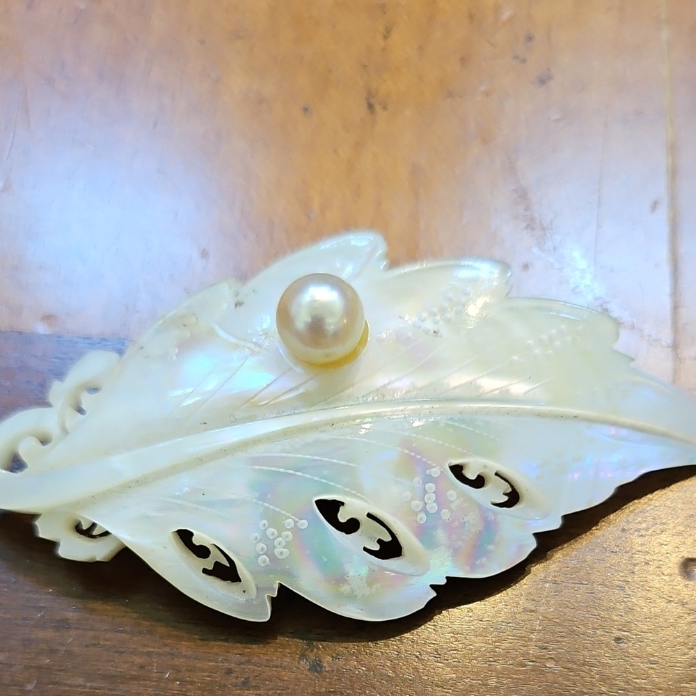 Elegant Cream Leaf Brooch with Pearl Accent